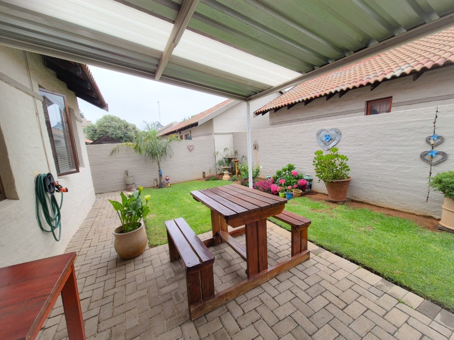2 Bedroom Property for Sale in Vaalpark Free State